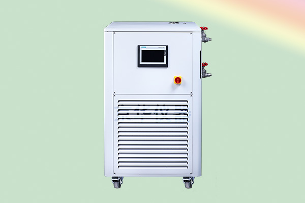 為什么通常建議發(fā)酵罐要配套高低溫一體機(jī)機(jī)使用